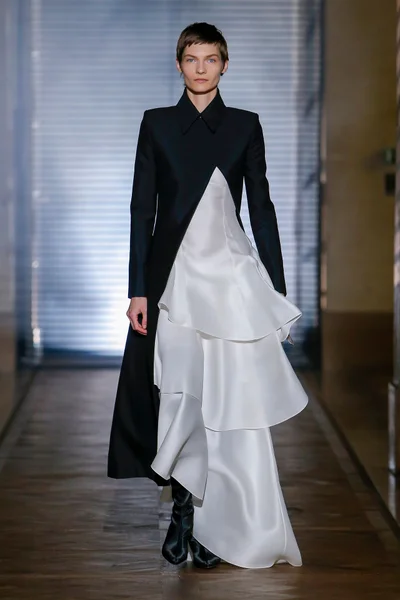 Look 4